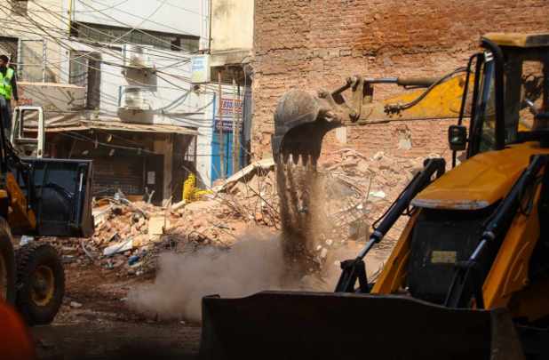 delhi hostel collapse