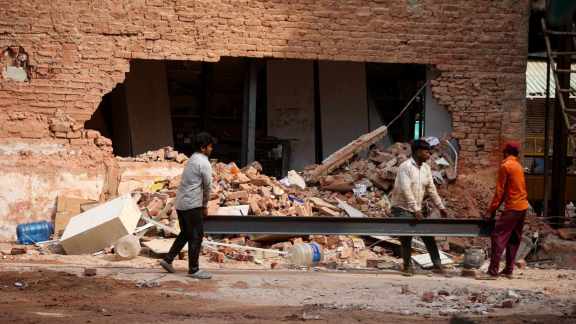 delhi hostel collapse