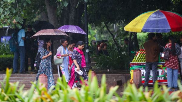 Drizzling in New Delhi on Saturday. EXPRESS PHOTO BY PRAVEEN KHANNA