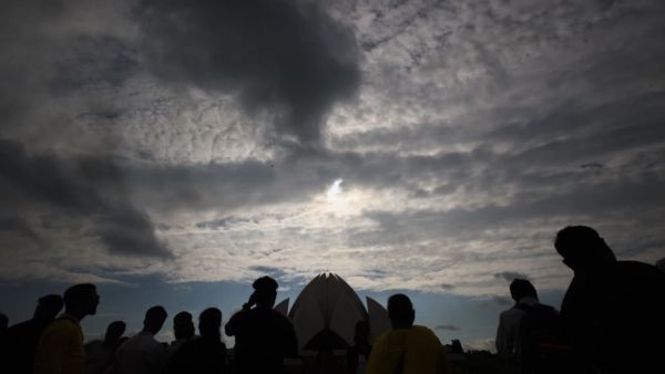 Drizzling in New Delhi on Saturday. EXPRESS PHOTO BY PRAVEEN KHANNA