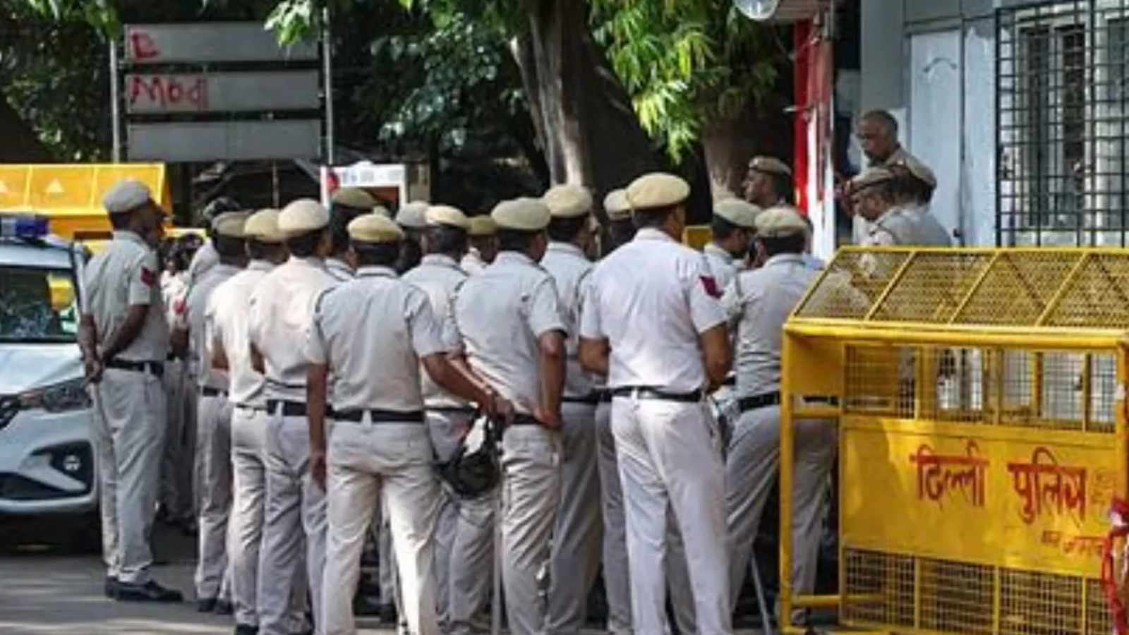 Teen raped by 3 men posing as cops at Delhi park - The Indian Express