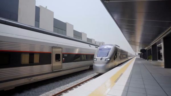Dubai’s first Etihad Rail passenger train service connects the city with Abu Dhabi and Fujairah. (Image: Etihad Rail)