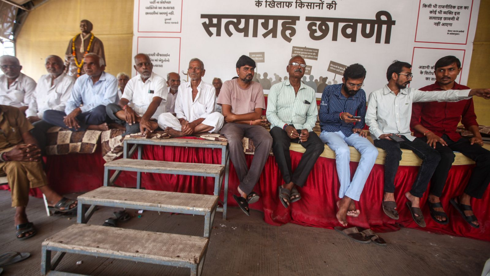 ‘Why is government with companies, and not us?’: At Gujarat protest, where farmers booked over burning of PM effigy