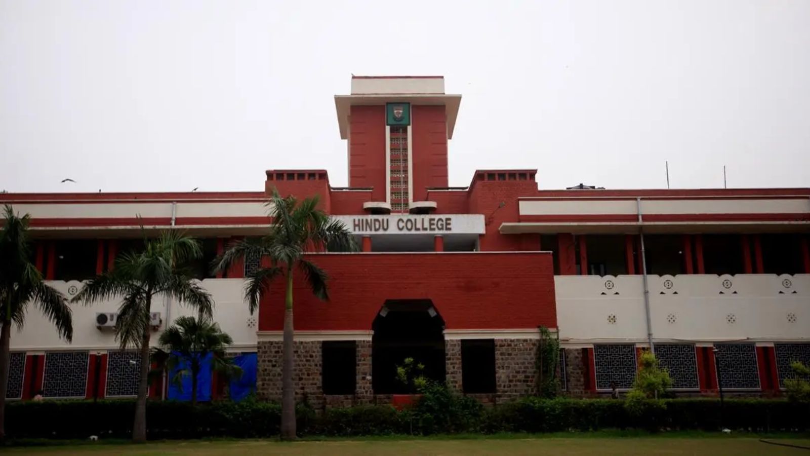 Hindu College standoff escalates: Governing body issues notices to 2 professors – national Hindu College standoff escalates: Governing body issues notices to 2 professors – national
