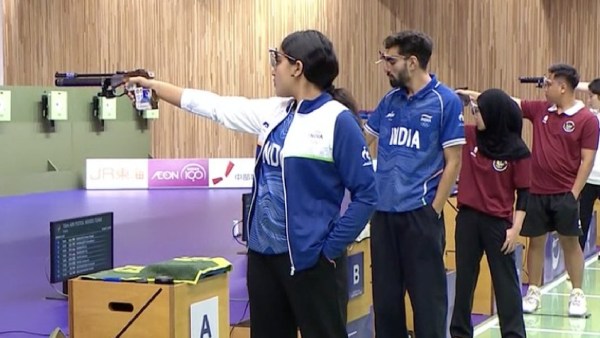 Suruchi Singh and Kamaljeet in action in the 10m air pistol mixed team final.