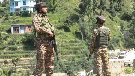 Kashmir: During intensified searches, the forces again came into contact with the terrorists, who opened fire while trying to break the security cordon.(Representative image)