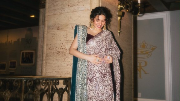 Mahira Khan announces second pregnancy at 41