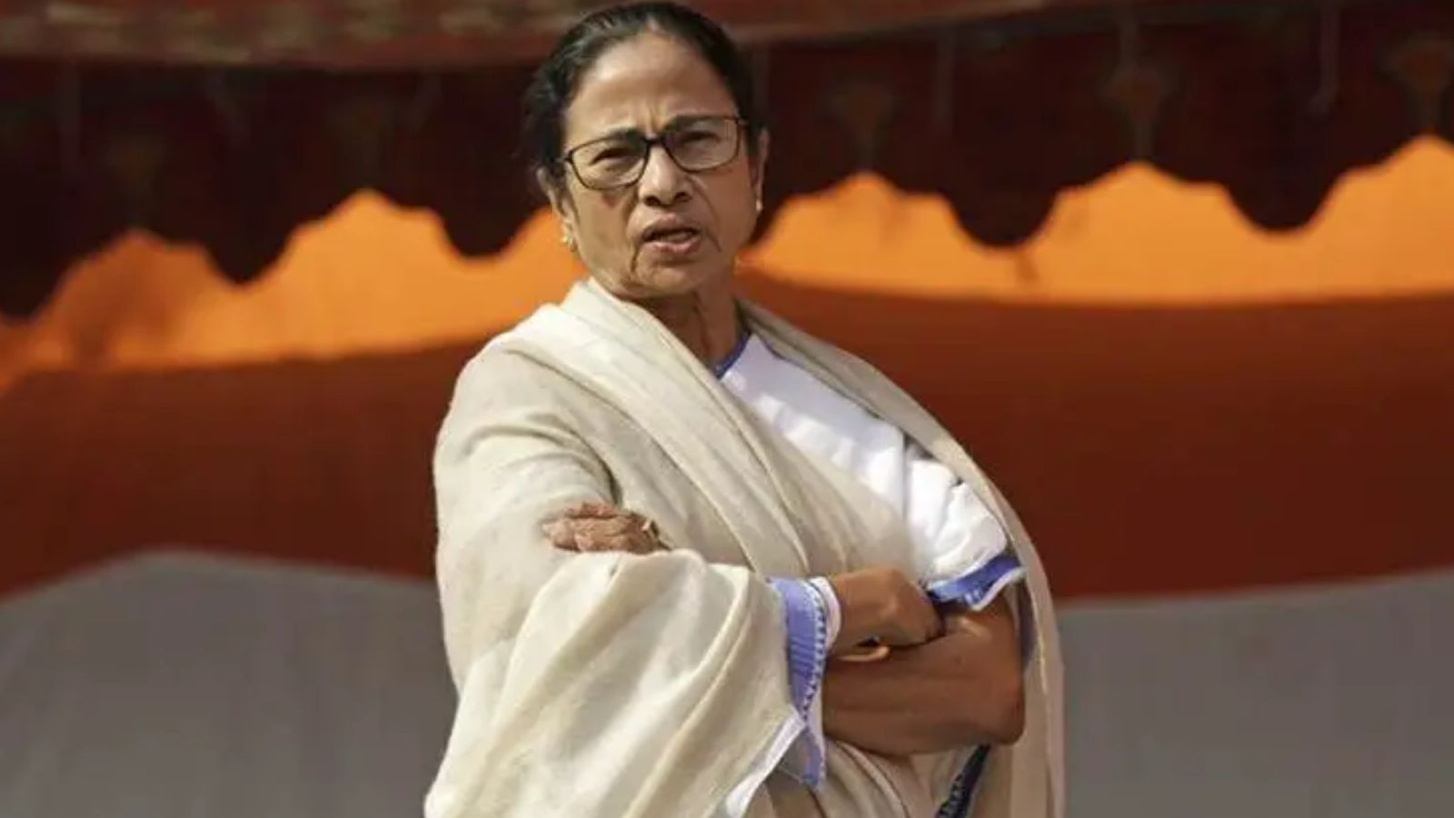 Football, bat, ‘Mamata’: ‘Didi, tries ‘khela hobe’ in poll identity search