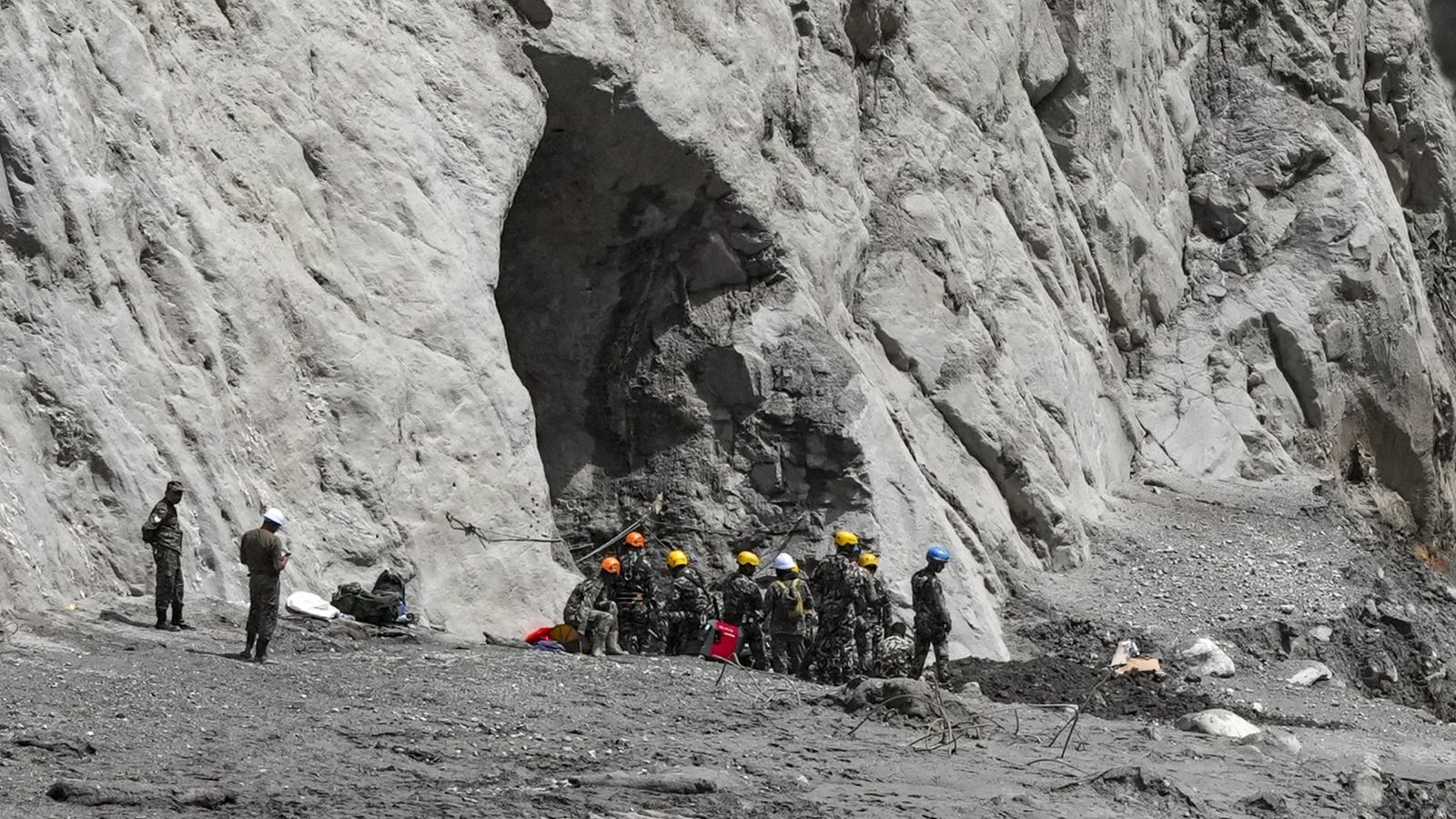 नेपाल बाढ़ त्रासदी: मृतकों की संख्या 1,000 के पार, हजारों अब भी लापता