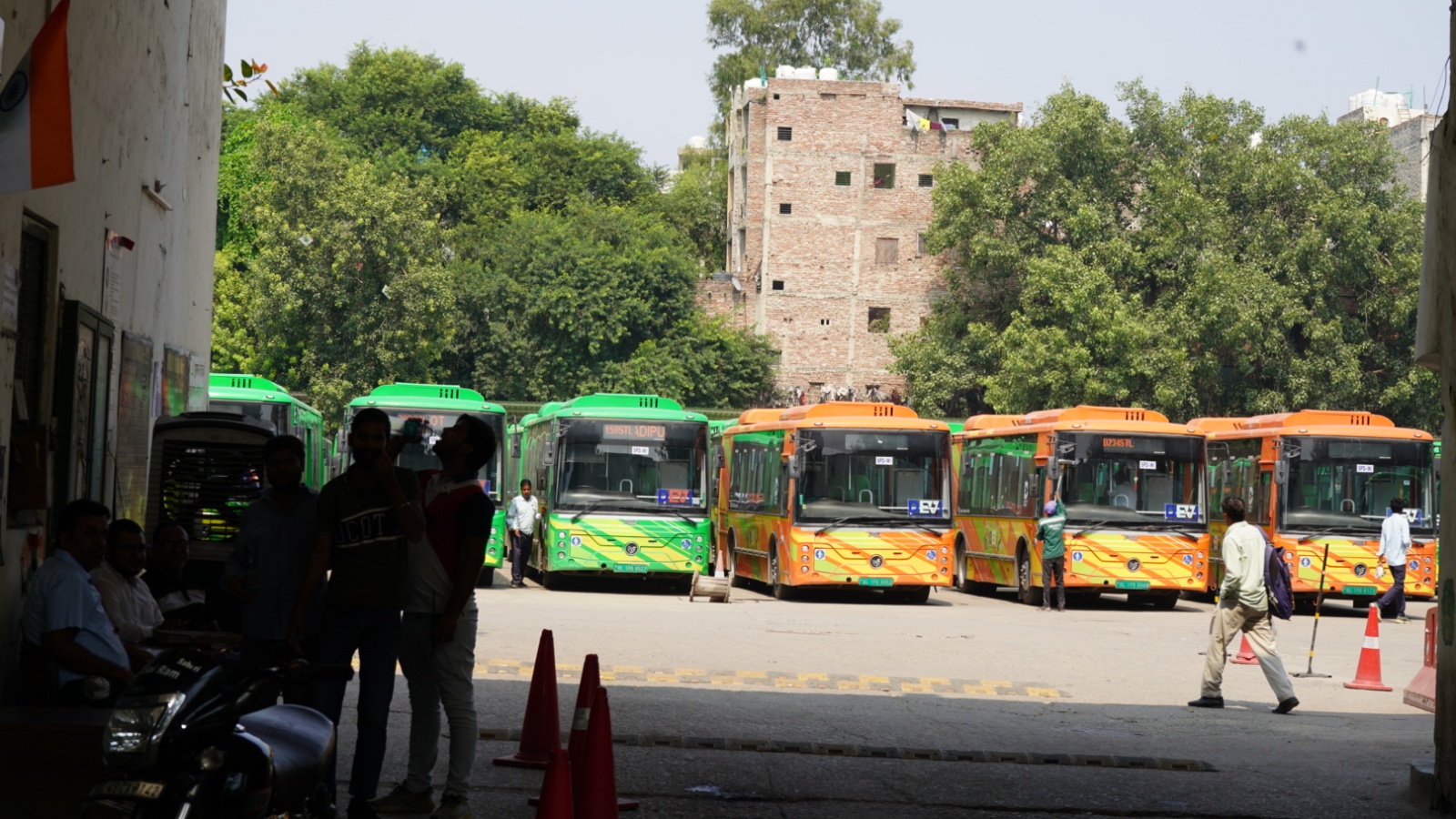 DTC drivers' strike disrupts Delhi commute as passengers seek alternatives