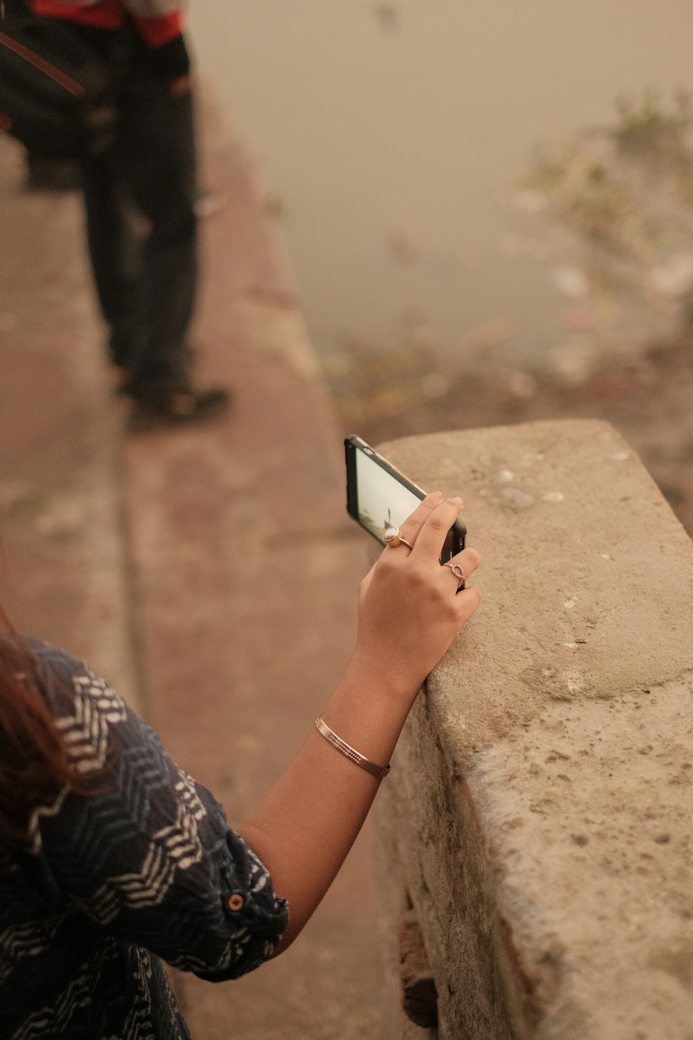 Dating apps are increasingly becoming a space where young people openly assess political views before pursuing a relationship. (Image: Unsplash)