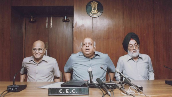 T N Seshan with GVG Krishnamurthy and M S Gill. (Express archive)