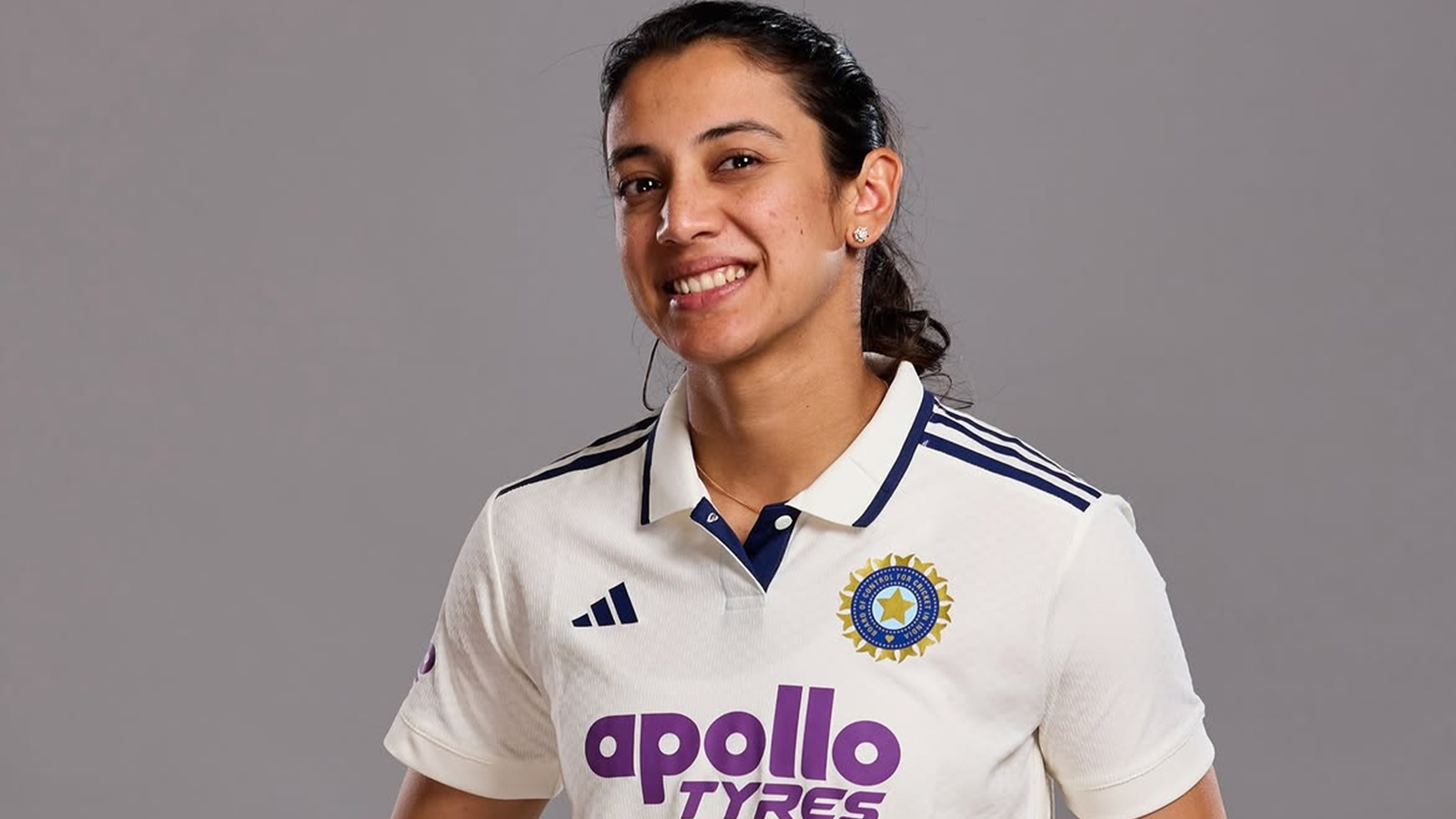 Smriti Mandhana wrote a blank cheque to manifest parents’ dream home — she bought it at 18 Smriti Mandhana wrote a blank cheque to manifest parents’ dream home — she bought it at 18