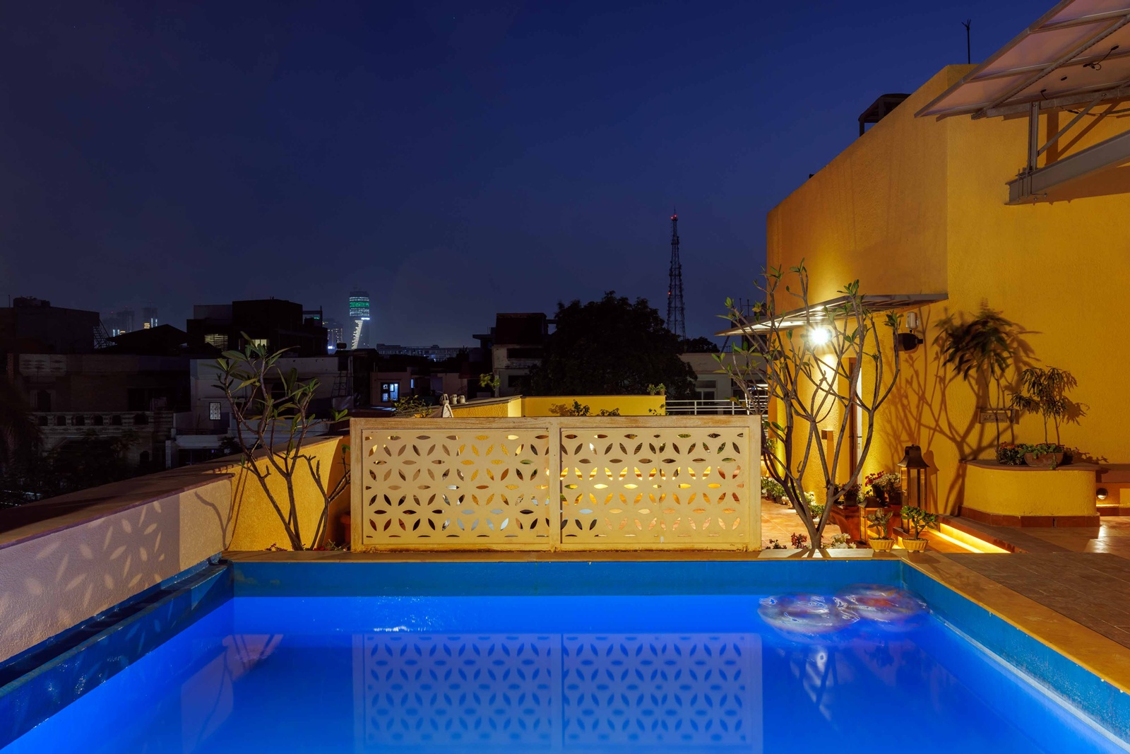 Terrace pool