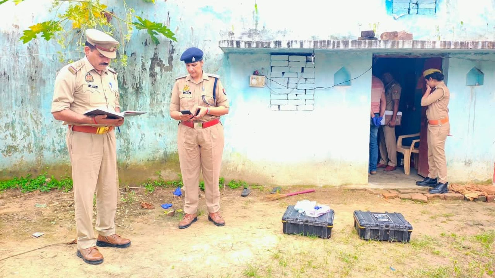 पोरोल पर आए हत्यारे ने पत्नी की त्रिशूल से की हत्या, पहले भी पोते की जान ले चुका है आरोपी