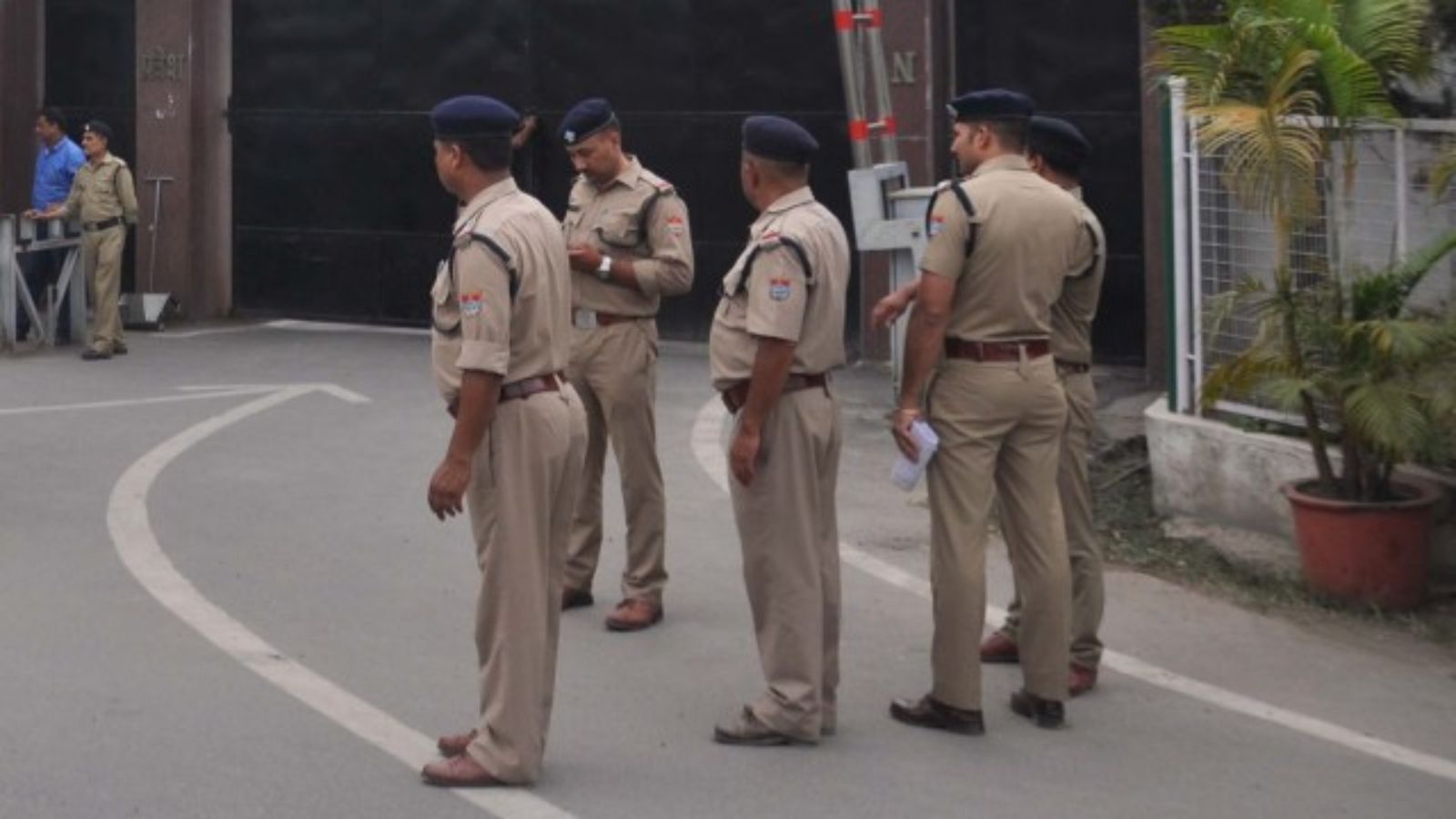 Four Uttarakhand Men Arrested for Theft of Valuables from Shimla Residence