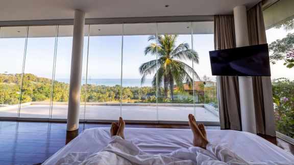 A comfortable hotel room and an unplanned day are becoming part of how some travellers choose to holiday - room rotting trend