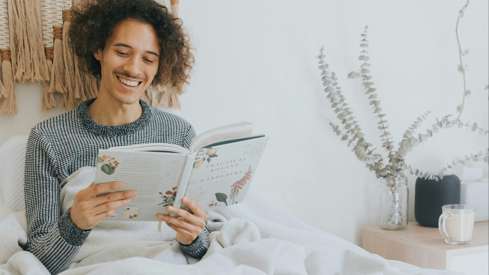 Soft wellness focuses on sustainable habits, rest and movement without rigid health rules
