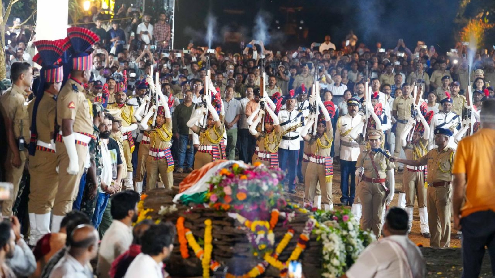 नाना पाटेकर, नाना पाटेकर समाचार, नाना पाटेकर की मृत्यु, नाना पाटेकर का अंतिम संस्कार, नाना पाटेकर का राजकीय अंतिम संस्कार, नाना पाटेकर फार्महाउस पुणे, 26/11 आतंकी हमला मामला, राकेश मारिया, अब तक छप्पन, मुंबई समाचार, महाराष्ट्र समाचार, इंडियन एक्सप्रेस, करंट अफेयर्स