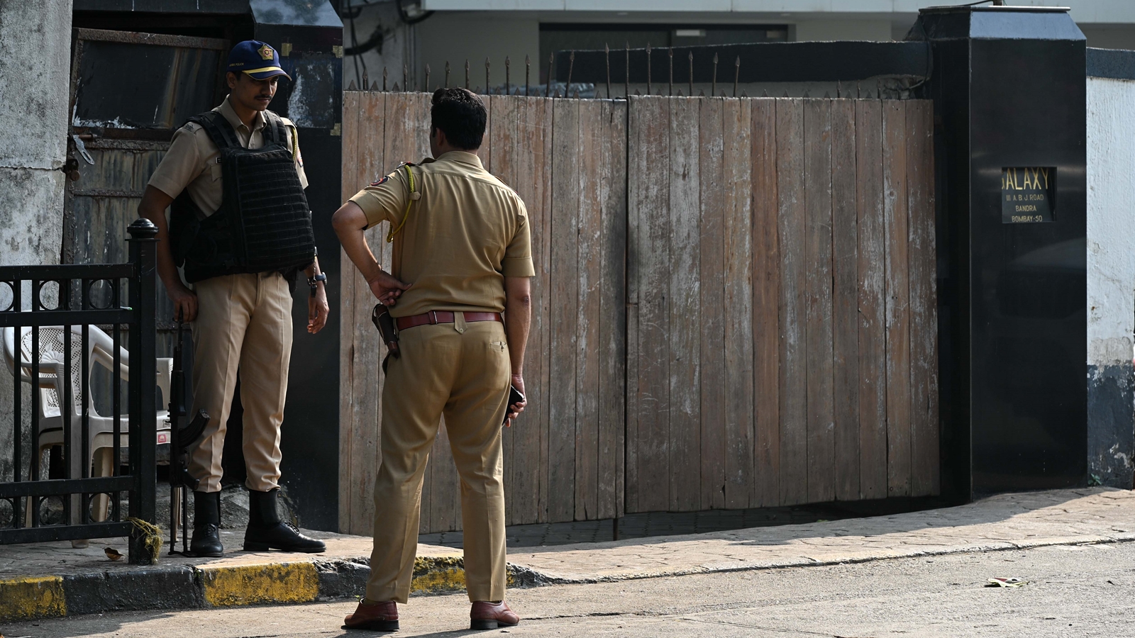 After Tiger Shroff firing, Mumbai Police step up security at Salman, Aamir, Rohit Shetty homes