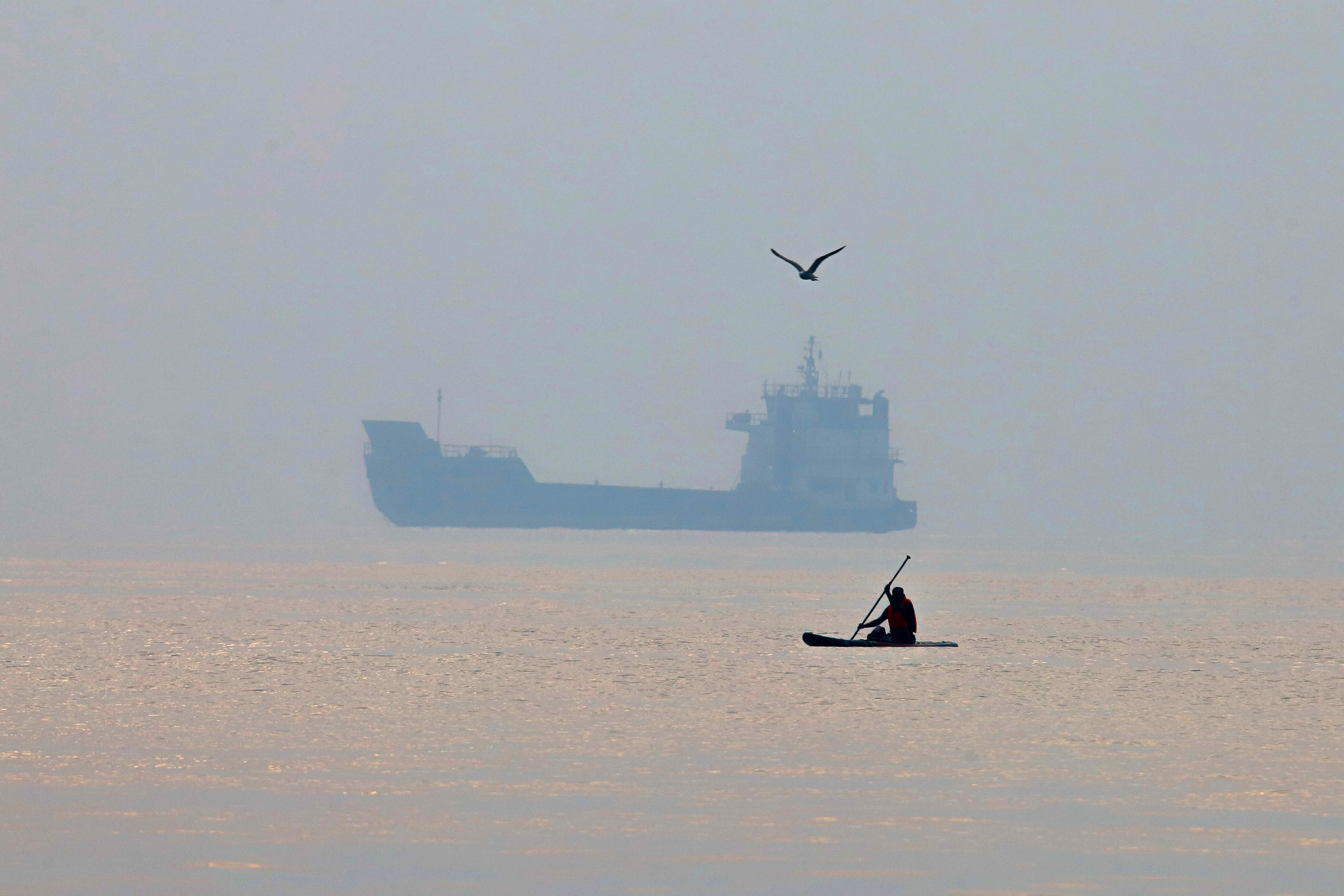 indianexpress.com - Express Global Desk - US Iran War Live Updates: 'Violating' vessel on fire in Hormuz after sea mine blast