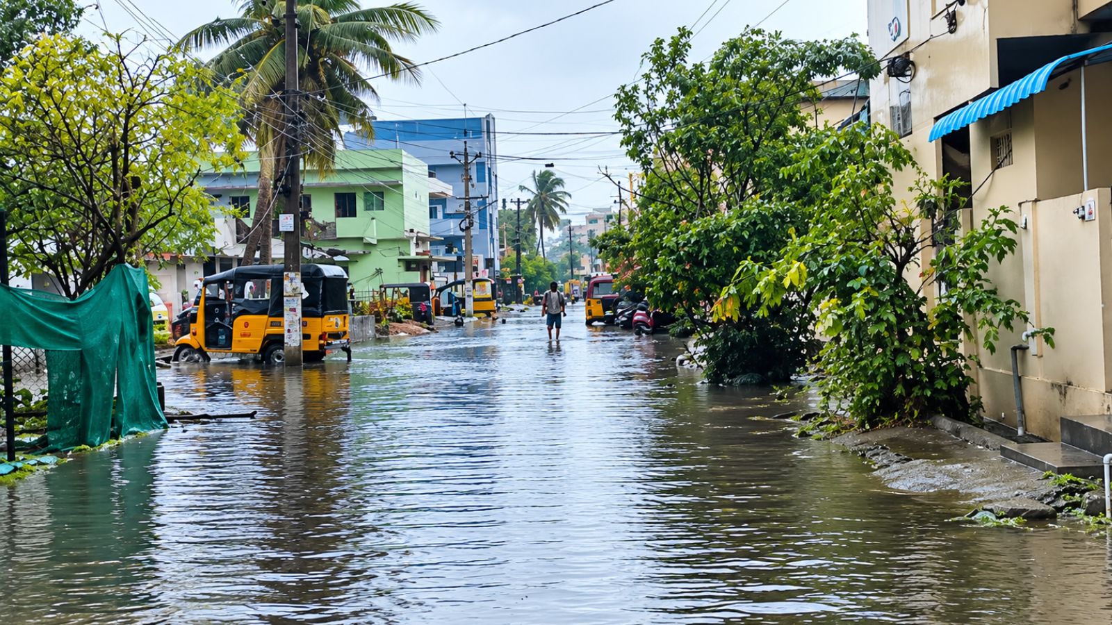 Cyclone Arnab hits Andhra coast; over 84,000 people moved to shelters