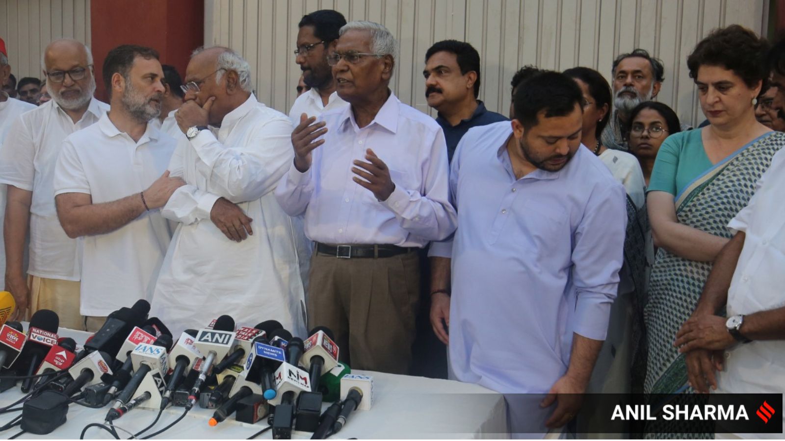 Opposition vows to reclaim Jantar Mantar, keep up fight against CEC