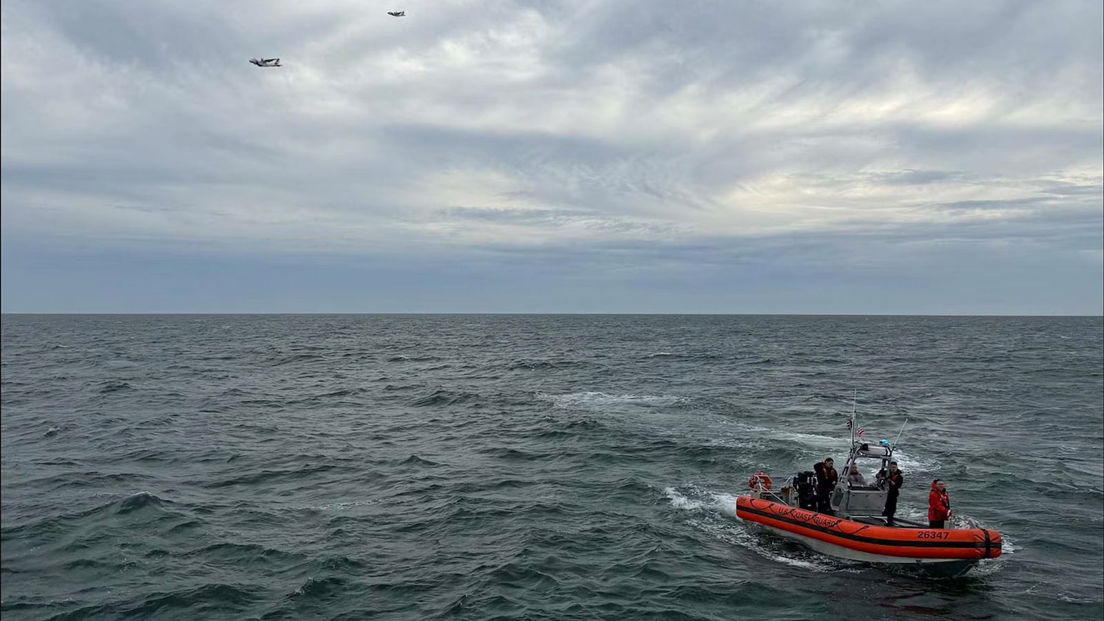 Plunged 14,000 feet in 2 minutes: Debris from missing jet found off US coast – national Plunged 14,000 feet in 2 minutes: Debris from missing jet found off US coast – national