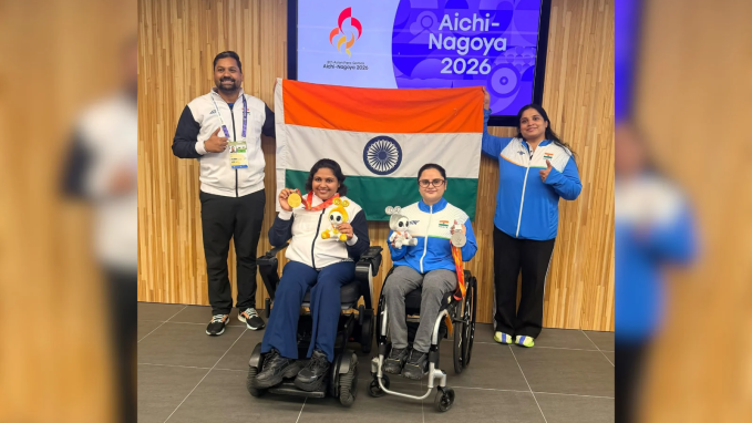 Mona Agarwal (L) pipped compatriot Avani Lekhara (R) to clinch the gold medal. (Special Arrangement)