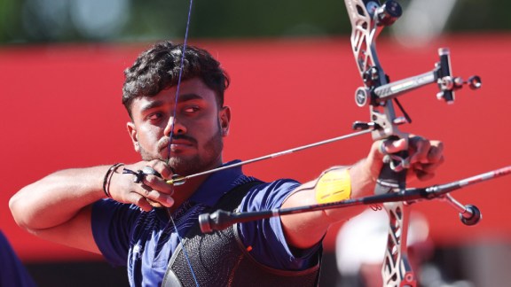 Indian archer Neeraj Chauhan in action at the Asian Games in Okazaki Central Park Multipurpose Square, Okazaki. (Photo: REUTERS)