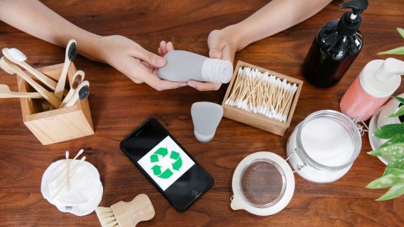 Refillable toiletries and reusable personal-care products can help reduce bathroom plastic waste.