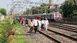 Central Railway’s local train services hit by back-to-back snags; commuters face 1.5 hour delays (Express Photo by Deepak Joshi)