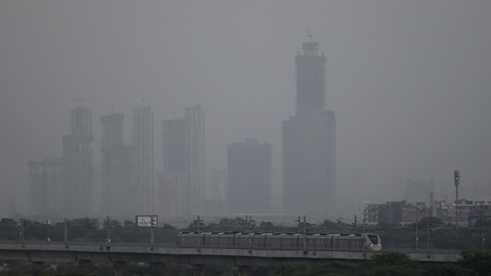 As winter nears, Delhi air quality deteriorates, set to turn ‘poor’