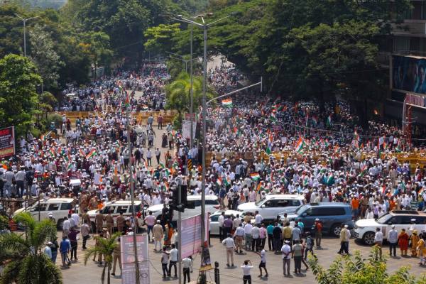Shiv Sena (UBT) and MNS workers stage a joint protest near CSMT in Mumbai, demanding the resignation of Chief Election Commissioner Gyanesh Kumar. (Express photos by Akash Patil)