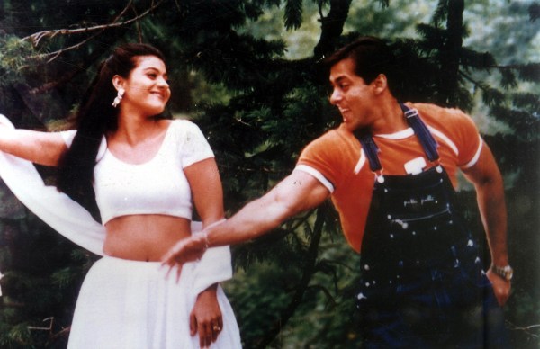 Film star Kajol and Salman Khan in film PYAR KIYA TO DARNA KYA. Express archive photo *** Local Caption *** Film star Kajol and Salman Khan in film PYAR KIYA TO DARNA KYA.