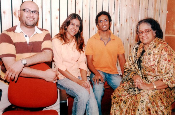 Singer Raju Singh, Bhavana Balsavar, Amit Sana and Shubha Khote on the set of music album MERRA NAAM JOKER. Express archive photo *** Local Caption *** Singer Raju Singh, Bhavana Balsavar, Amit Sana and Shubha Khote on the set of music album MERRA NAAM JOKER.