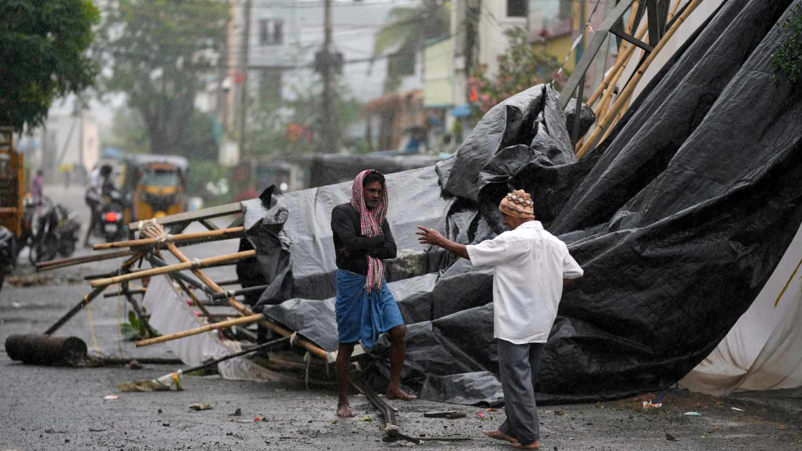 Over 1 lakh evacuated as Cyclone Arnab landfall batters Andhra; Odisha braces for heavy rain
