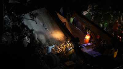 delhi building collapse