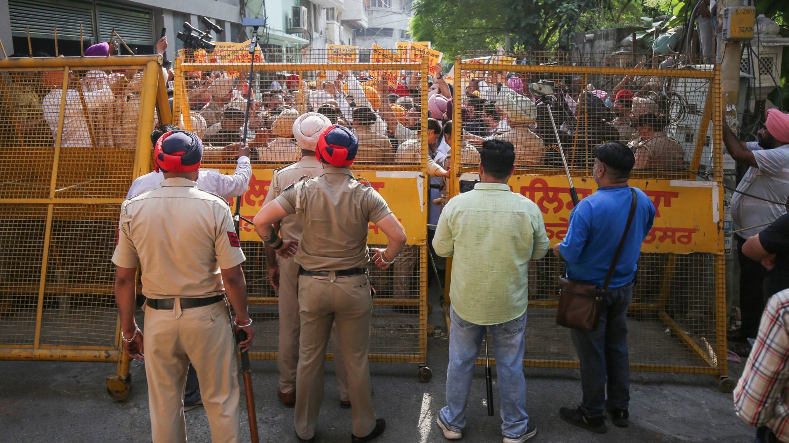 India news Live Updates, 8 October 2026: INDIA bloc MPs gather for second big meeting, to march to Rajghat