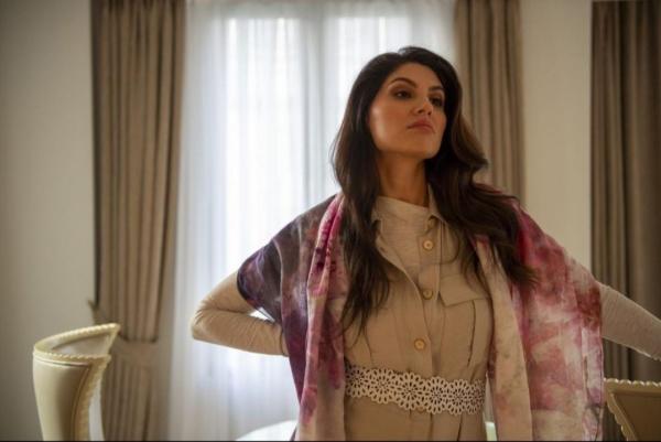 Elnaaz Norouzi in The Fix.