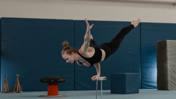 An orthopaedic expert explains the strength, balance and safety precautions needed before attempting an elevated handstand.
