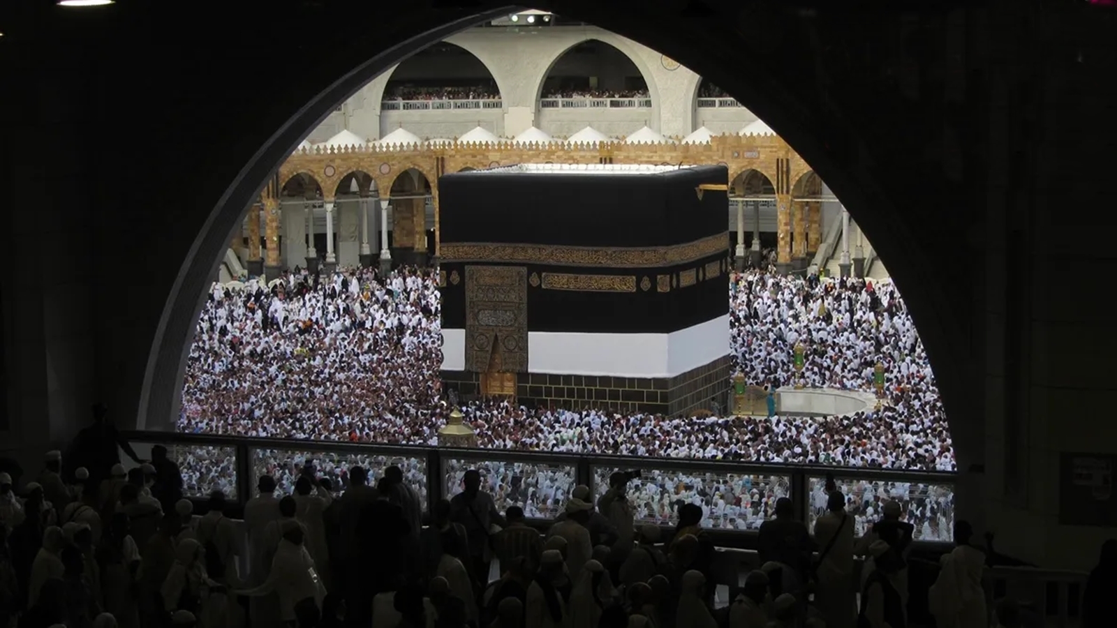 Cancelled flights: 4,000 Indian Haj pilgrims stranded in Saudi; MEA says working on their early return