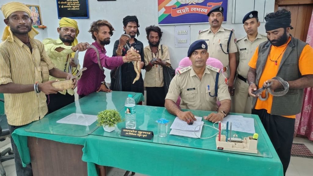 Jansewa Express snake incident: Six men with snakes deboarded from Jansewa Express by RPF at Dighwara station in Bihar