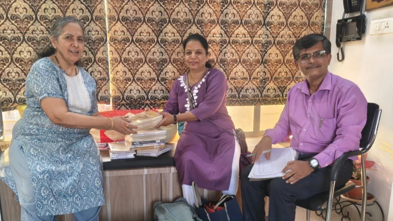 A library that comes home: Pune couple takes reading beyond library walls