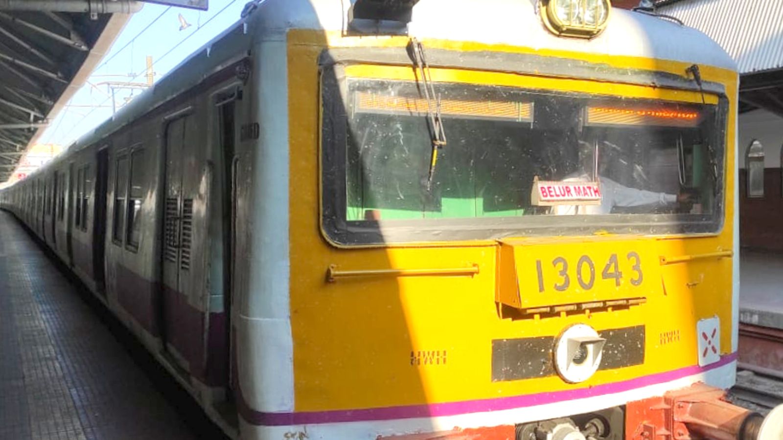 Durga Puja 2026: Eastern Railway to run 67 extra local train services on Sealdah, Howrah routes