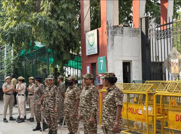 Security personnel — from Delhi Police, the Central Reserve Police Force (CRPF), Central Industrial Security Force (CISF), and Indo-Tibetan Border Police (ITBP) – were deployed both inside and outside the campus. (Express Photo by Tabshir Shams)