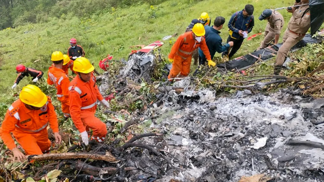 Uttarakhand helicopter crash, pilgrims killed in Uttarakhand helicopter crash, Trans Bharat Aviation, Dehradun, pilgrims killed as helicopter returning from Badrinath crashes, pilgrims killed in helicopter crash, Indian express news, current affairs