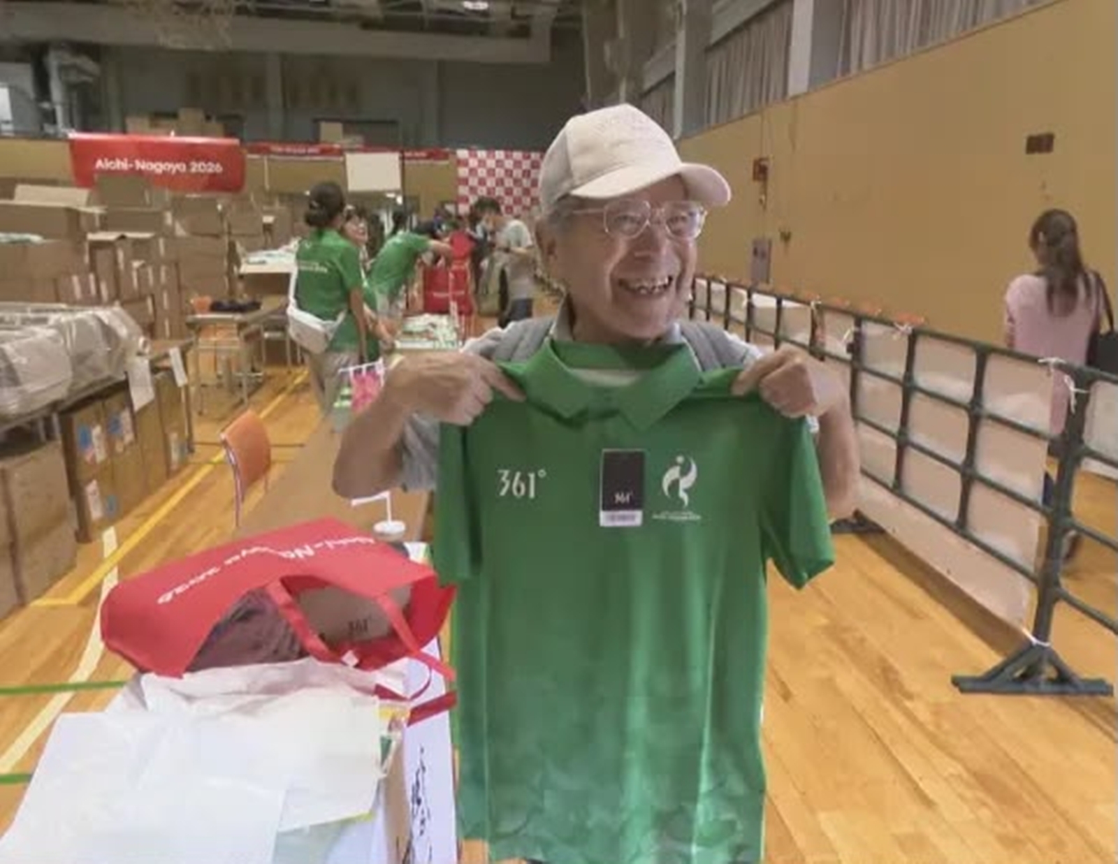 91-year-old Hiroisa Anraku was the oldest volunteer at the Asian Games.