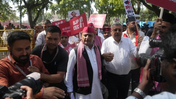 Gyanesh Kumar resignation, gyanesh kumar, election commission of india, cec resignation protest, india bloc protest new delhi, voter list deletion row, rahul gandhi, priyanka gandhi vadra, parliament street protest, akashvani bhavan detention, vote chori allegations, india bloc, election commissioner dissent report, akashvani bhavan, election commission news