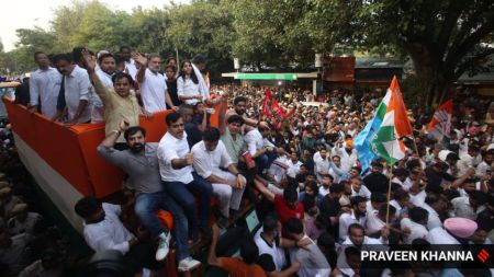 Congress leader Rahul Gandhi and other Opposition leaders at Barakhamba Road as they lead a march towards Supreme Court in New Delhi on Monday. (Express Photo by Praveen Khanna)